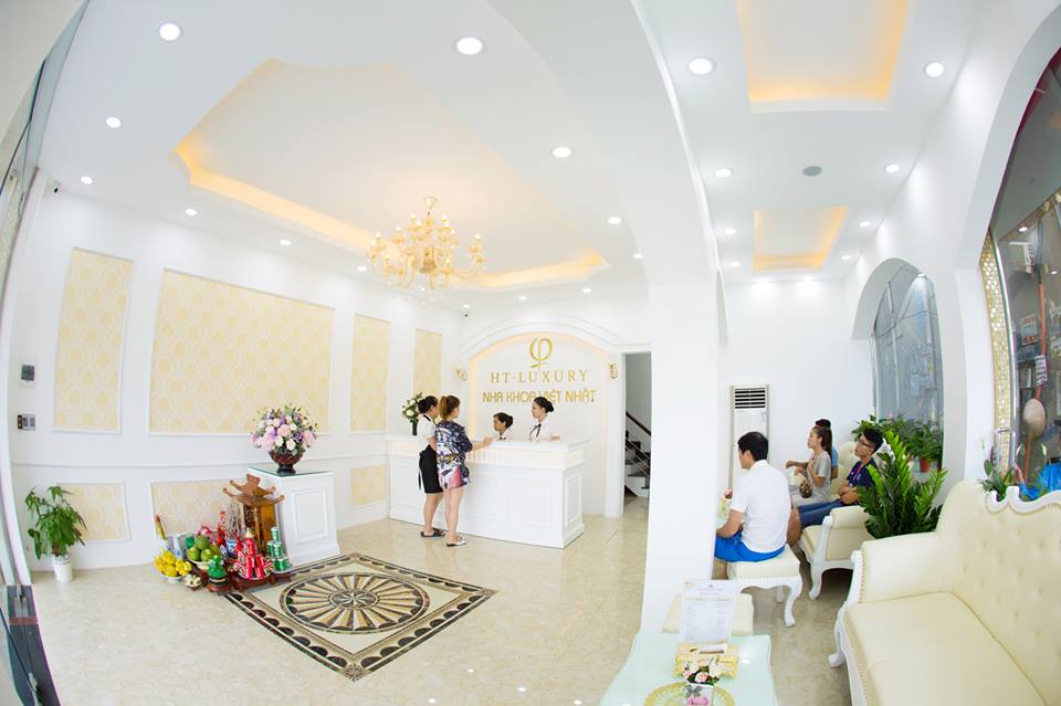Hình ảnh quầy lễ tân trung tâm nha khoa Quảng Ninh - Nha Khoa Việt Nhật